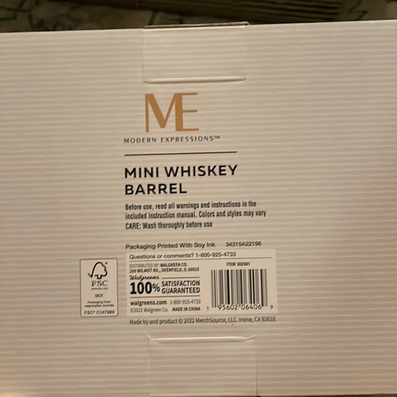 Mini whiskey barrel. New in box, never opened - Picture 2 of 2